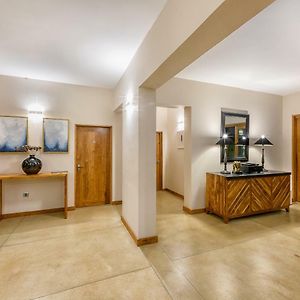 Aryana Boutique Hotel